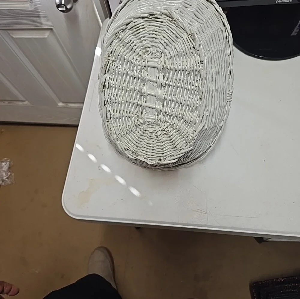 Vtg.White Wicker Handled Basket -(226)